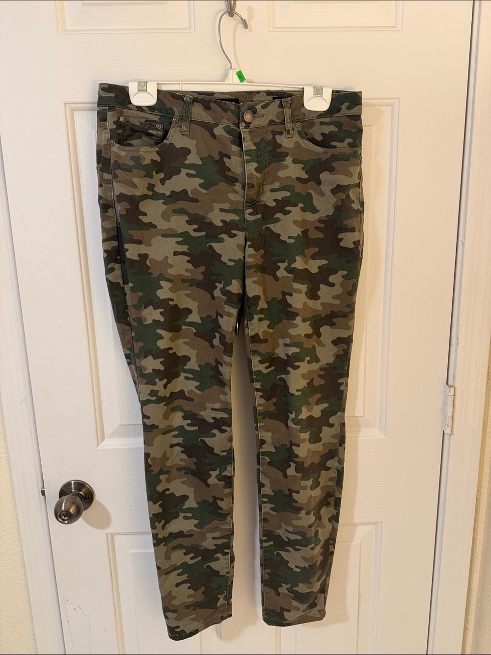 Women's Skinny Camo Pants - Olive Camouflage